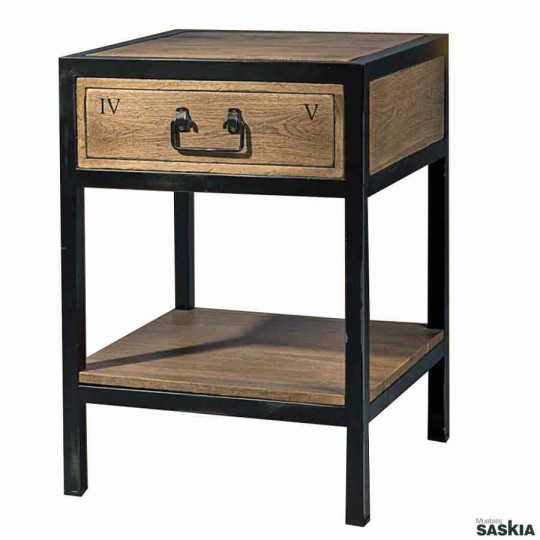 Original mueble de inspiración industria realizada en madera maciza de roble y hierro. Acabado  Roble, laca negra.