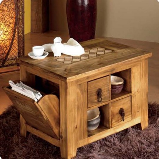 Mesa de rincón realizada en madera de de Pino.